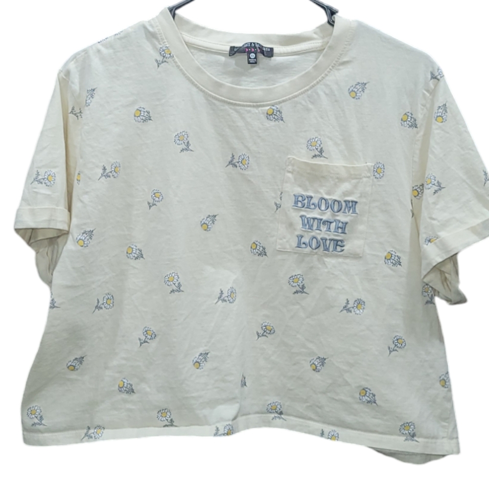 Love Peace & Lazy Days graphic cropped tee Size XL